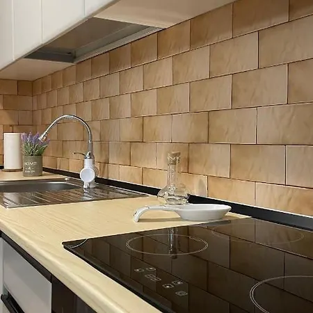 Apartment One-bedroom Near U.s. Embassy *