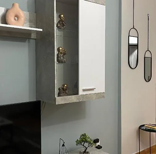 One-bedroom Near U.s. Embassy アパート