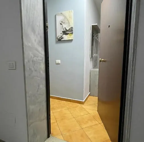 One-bedroom Near U.s. Embassy