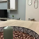 One-bedroom Near U.s. Embassy Appartamento *