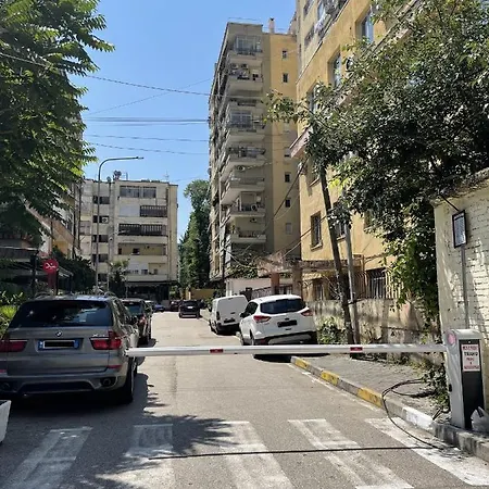 One-bedroom Near U.s. Embassy * 地拉那