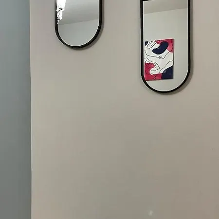 Apartmán One-bedroom Near U.s. Embassy *