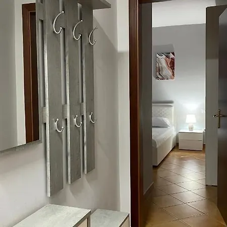 One-bedroom Near U.s. Embassy Daire *