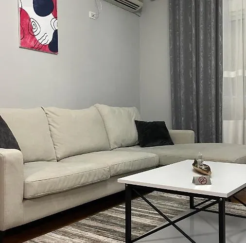 One-bedroom Near U.s. Embassy